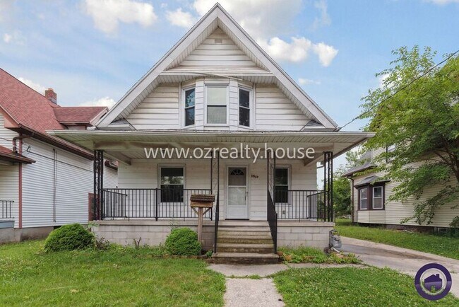 Primary Photo - 1511 South Ave