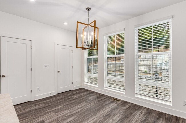 Building Photo - 1815 Gotham Ln NE