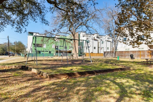 Building Photo - 1608 Colorado St