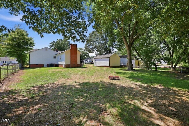 Building Photo - 301 N 9th St