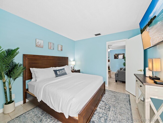 Building Photo - 3240 Spanish River Dr