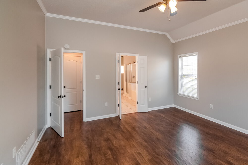 Building Photo - 13106 Sandbourne S