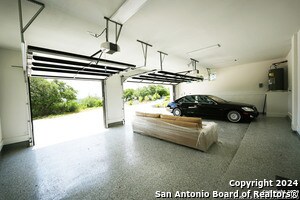 Building Photo - 10111 Ivory Canyon
