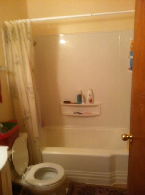 Building Photo - 1028 E Maxwell Ln