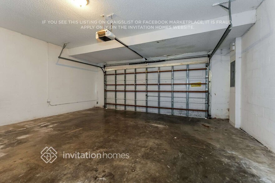 Building Photo - 7141 Pigeon Key Way