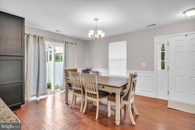 Building Photo - 507 Lexington Mews