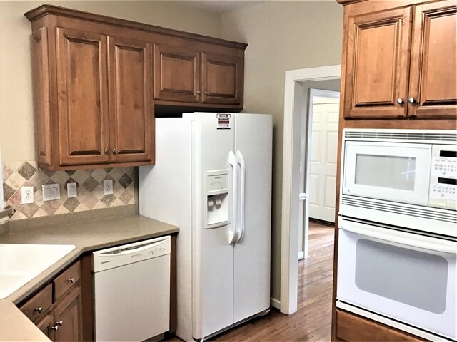 Building Photo - 4030 Belle Meade Cir