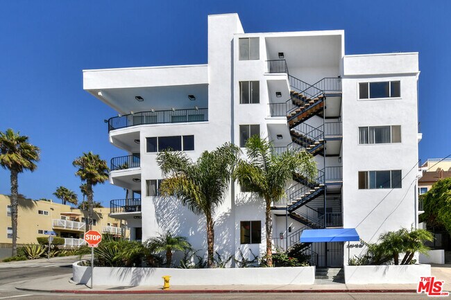 Building Photo - 1649 Appian Way