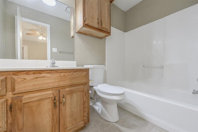 Building Photo - 1902 Lee Dr