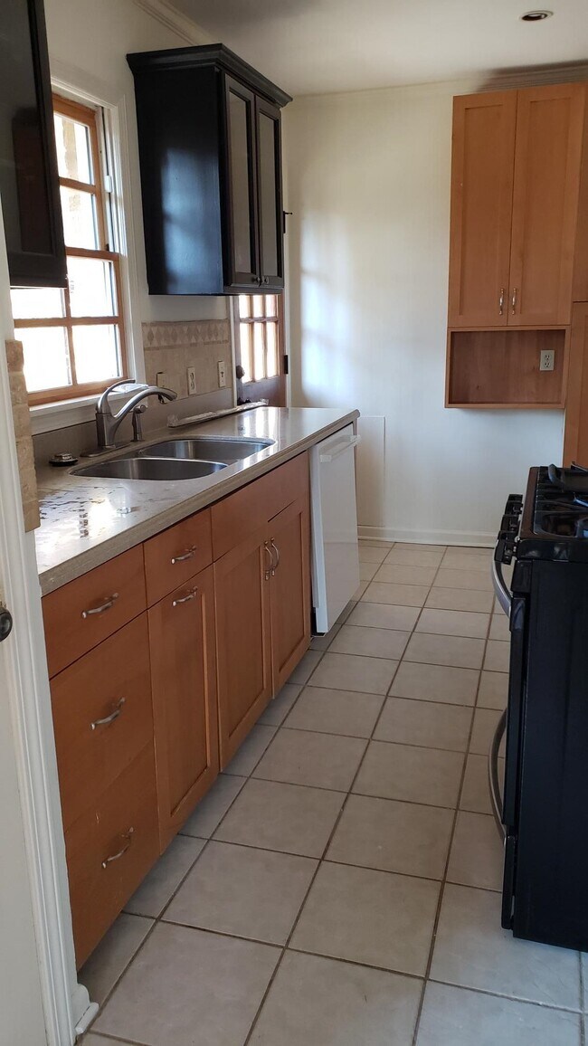 Building Photo - 4892 Carnes Ave
