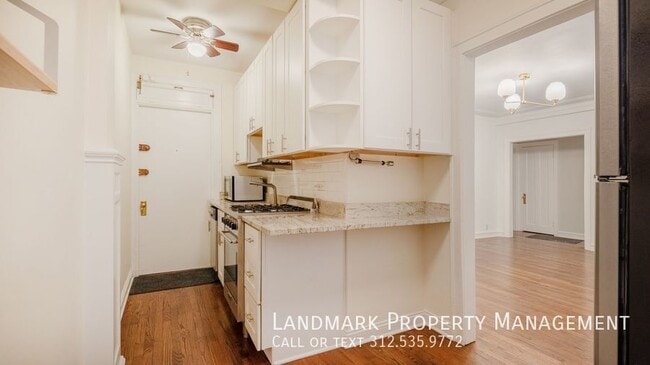 Building Photo - 3604 N Pine Grove Ave