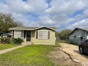 Building Photo - Cute 2/1 Home Available for Immediate Move In!