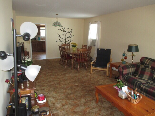 Building Photo - 14 Westview Ave