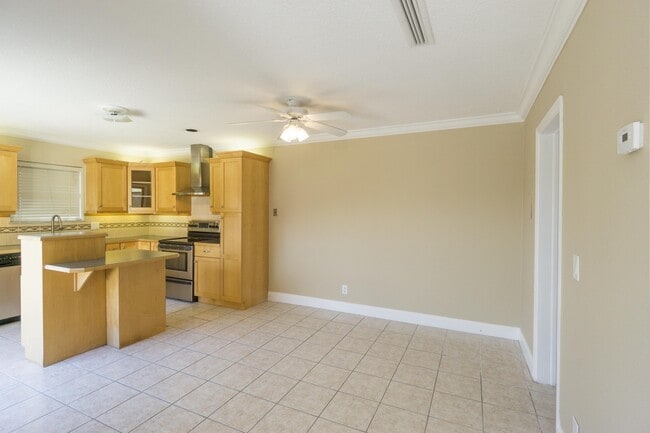 Building Photo - 110 N Delaware Blvd
