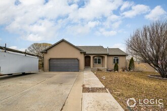 Building Photo - Beautiful Home in Cedar Valley Area!