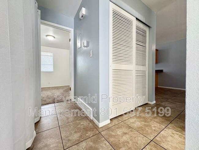 Building Photo - 5441 S 1300 E