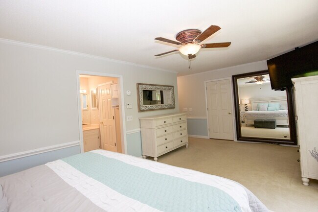 Building Photo - 806 Sumac Ln
