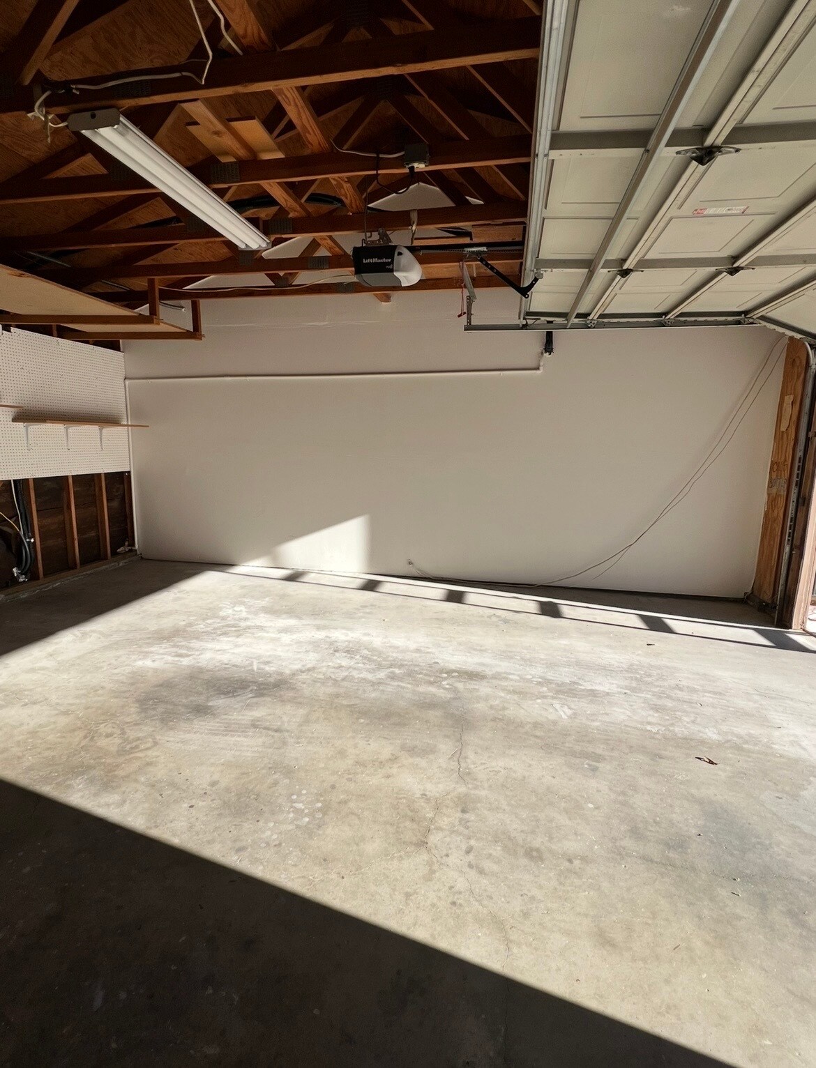 Building Photo - 408 W Felspar Ave