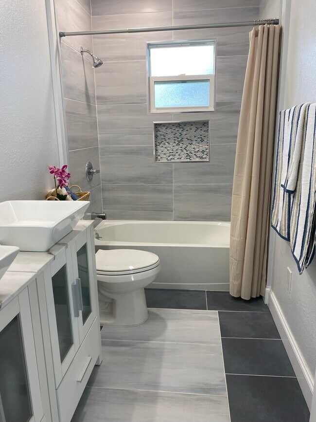 Building Photo - 2927 Forest Ln