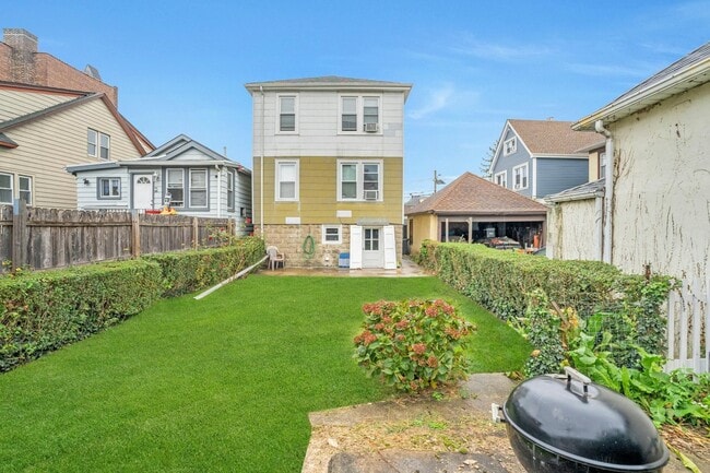 Building Photo - 8509 4th Ave