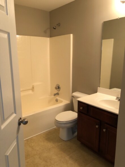 Building Photo - 141 Mill Pond Crossing