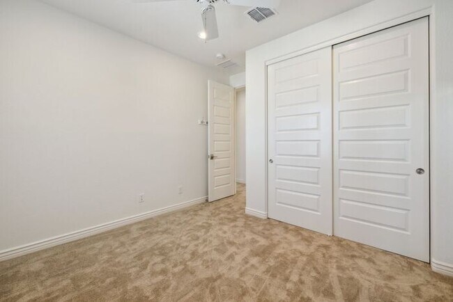 Building Photo - Modern 4-bedroom, 3.5-bathroom single-family home in the heart of North Tempe