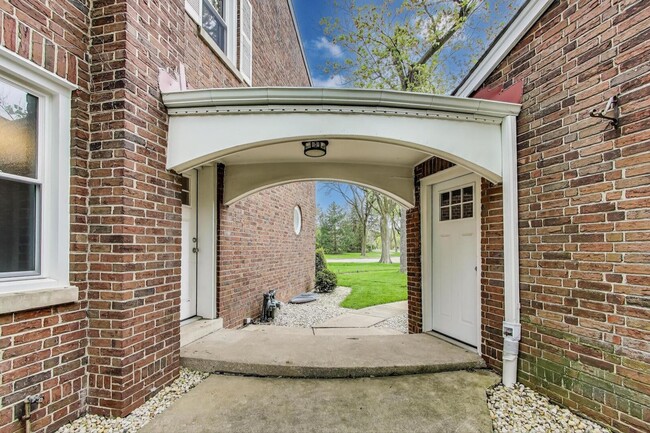 Building Photo - 2515 Gordon Dr
