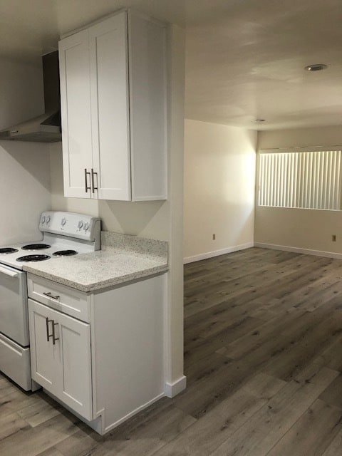 KIT/ LIVING ROOM - 1922 Curtis Ave