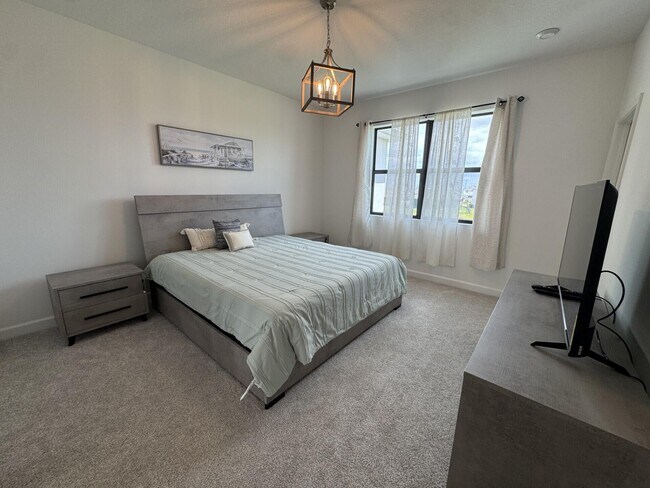 Building Photo - 14083 SW Thorens Dr