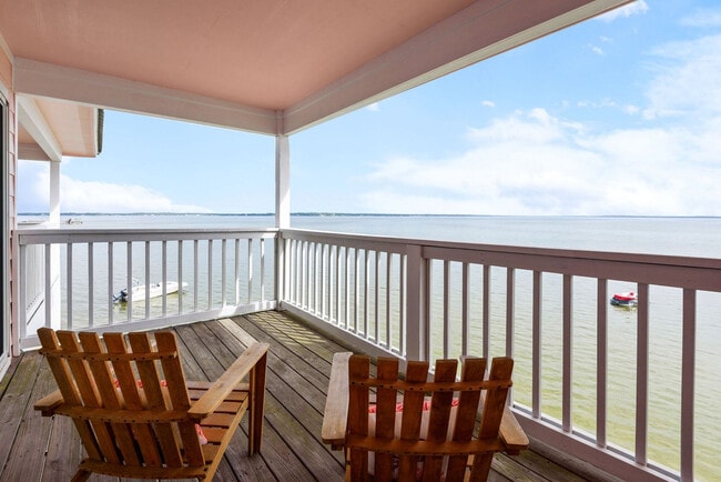 Building Photo - 15946 Innerarity Point Rd