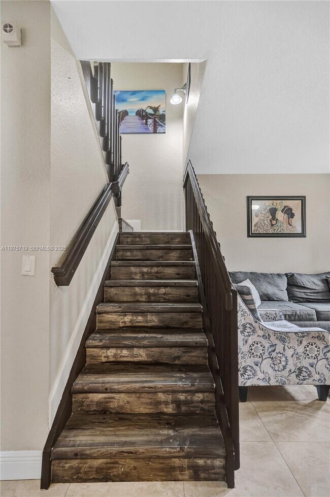 Building Photo - 3237 NW 32nd Terrace