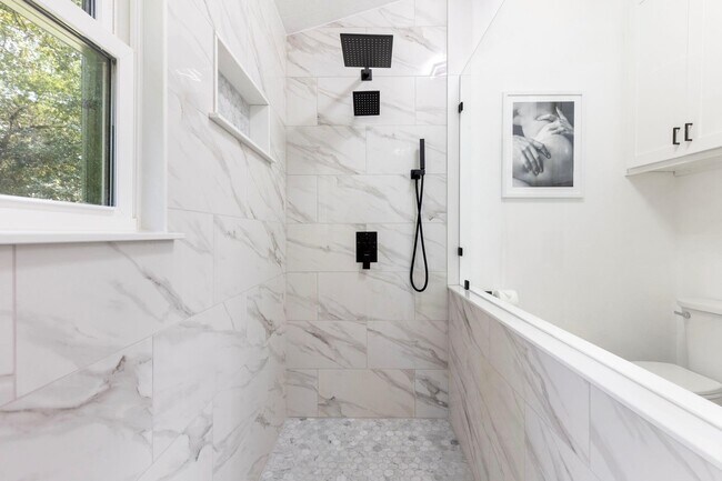 Building Photo - 38 Cricket Hollow Pl