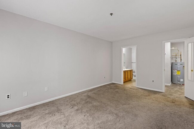 Building Photo - 1024 Willings Way