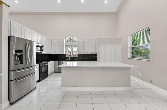 Building Photo - 6249 NW 78th Manor