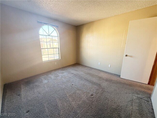 Building Photo - 2982 Juniper Hills Blvd