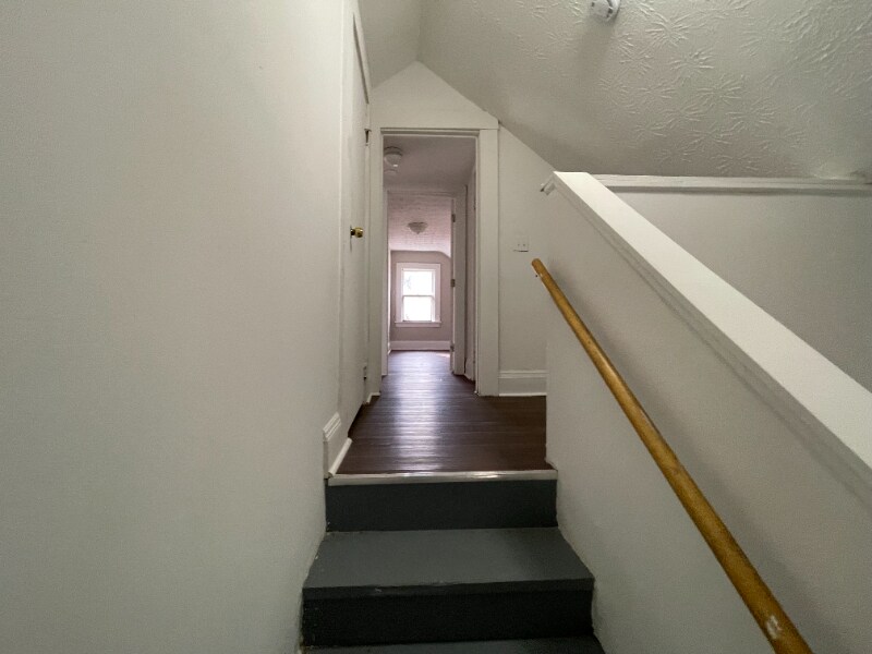 Building Photo - 6553 Newman Ave