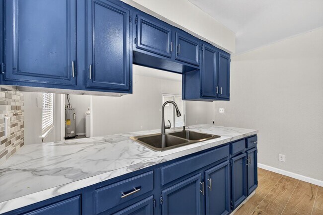 Building Photo - Affordable home in a Central Location!