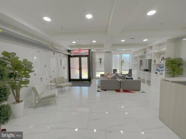 Building Photo - Cozy 3 Bedroom 2 Bathroom Condo- Conveniently Located in the heart of Washington, DC