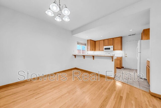 Building Photo - 116 Foxglove Ln