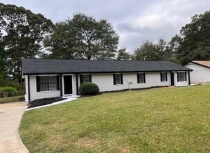 Building Photo - 8327 Glenwoods Terrace