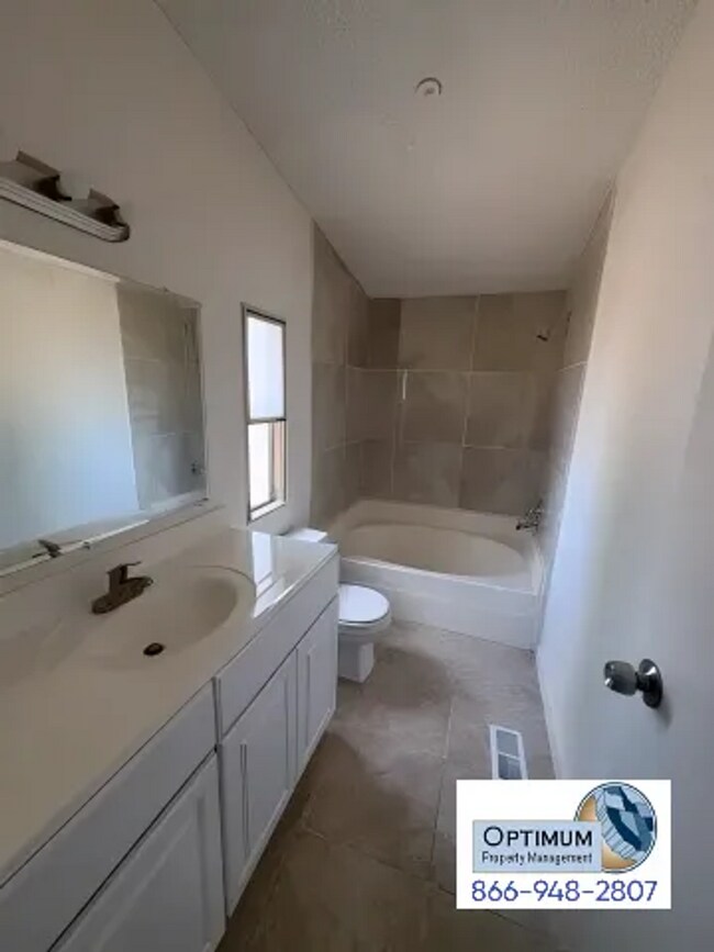 Building Photo - Fully Remodeled 3BD/2BA Home on Spacious Lot