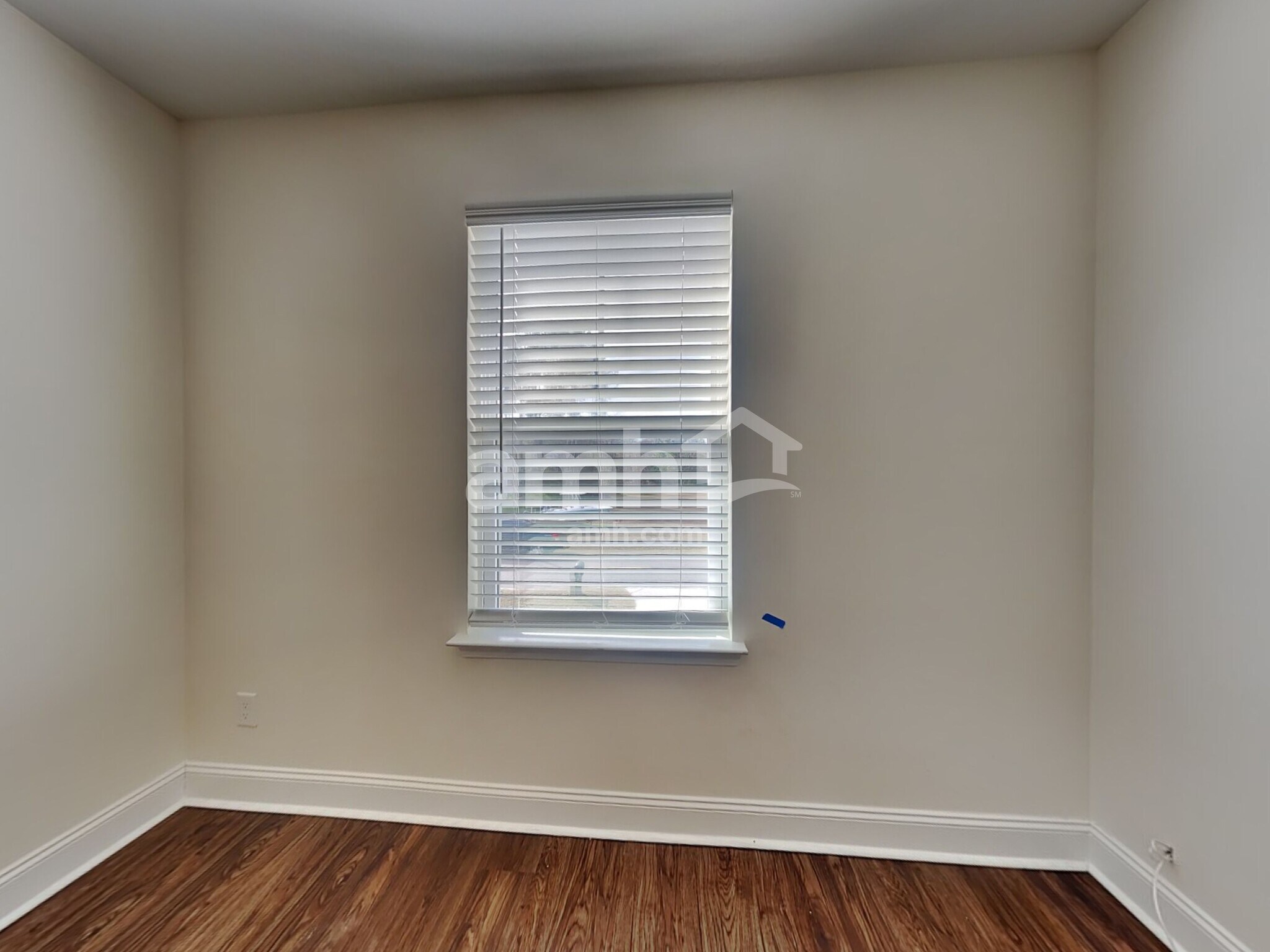 Building Photo - 992 Theodore Rd