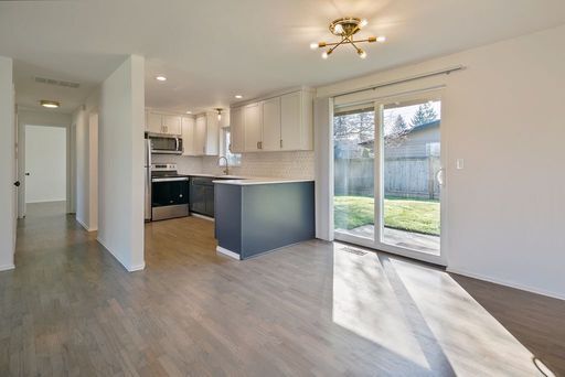 Building Photo - Adorable 3 bedroom Lynnwood rambler