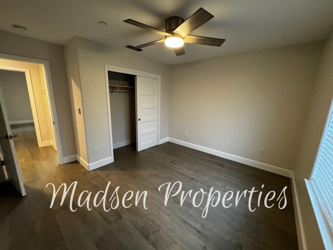 Building Photo - 2127 Hewitt Ave