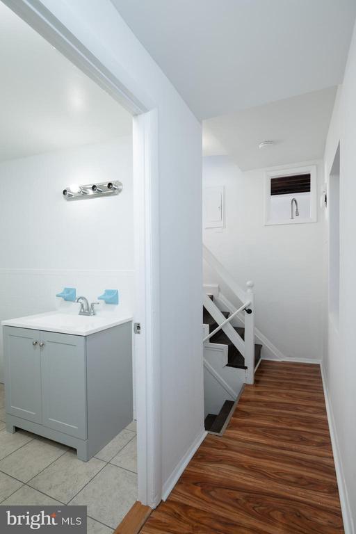 Building Photo - 633 N 3rd St