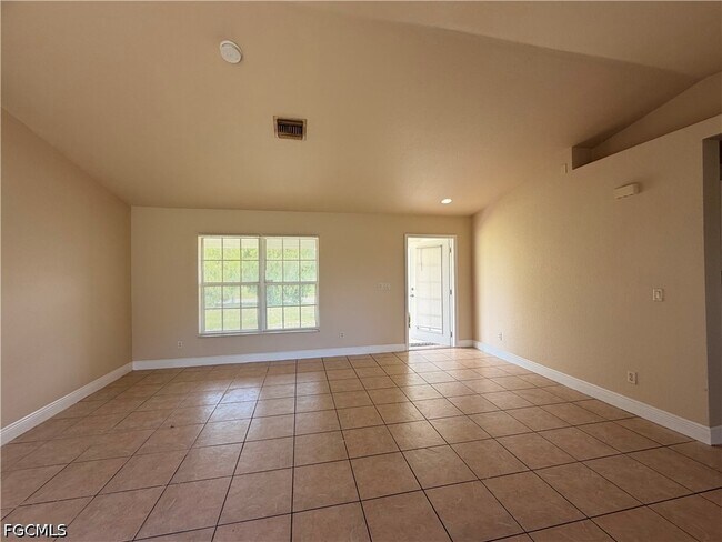Building Photo - 316 NW 18th Ave