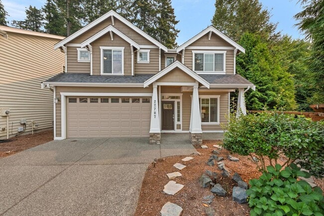 Building Photo - Updated 4 bedroom house on quite cul-de-sac
