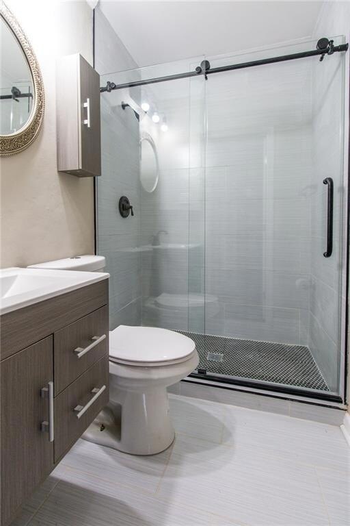 Glass Shower - 288 Thornton St SW