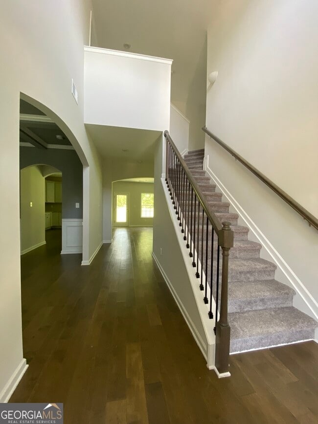 Building Photo - 125 W River Cane Run