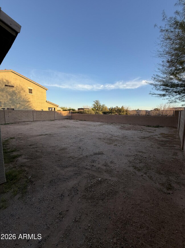 Building Photo - 15947 W Pima St